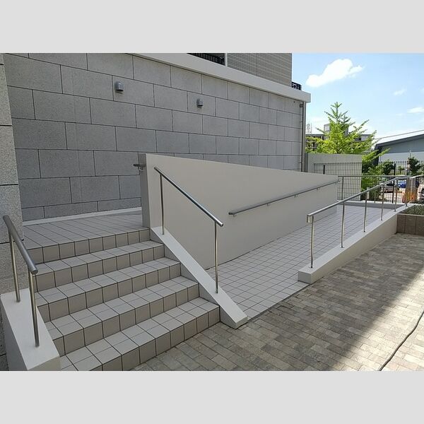 エントランス (エントランス)