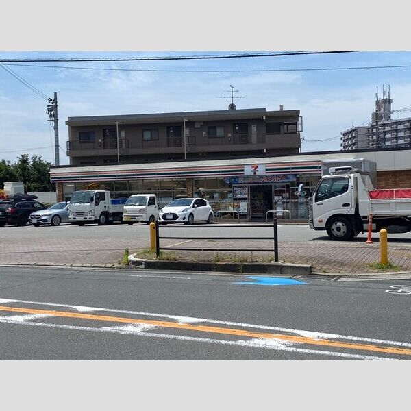 現地周辺 (セブンイレブン　吹田朝日が丘店)