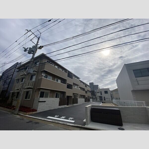 現地周辺 (建物外観)