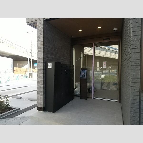 エントランス (エントランス)