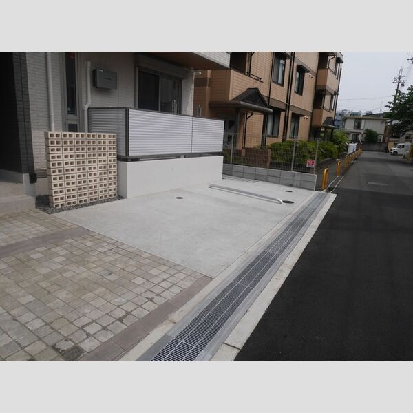 駐車場 (駐車場)