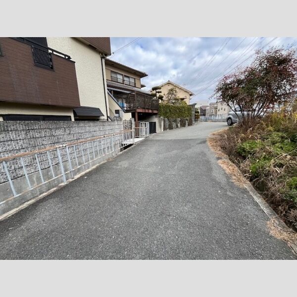 現地周辺 (前面道路)