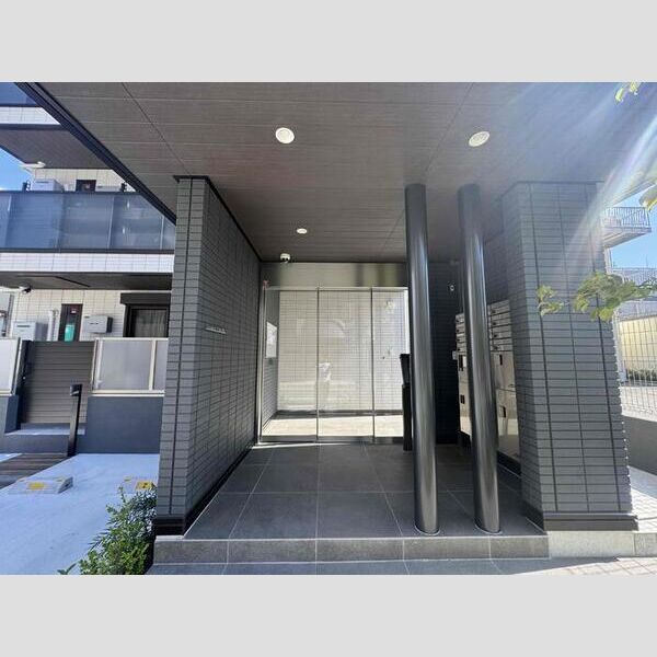 エントランス (エントランス)