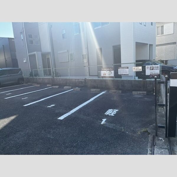 駐車場 (駐車場)