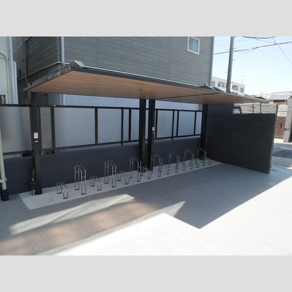 現地周辺 (駐輪場)