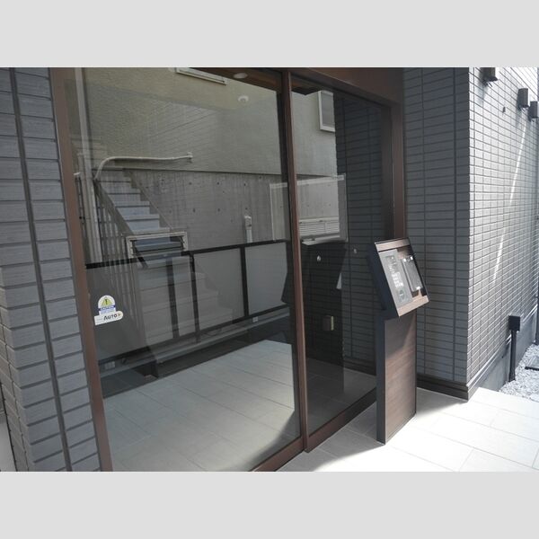 エントランス (自動ドア対応)