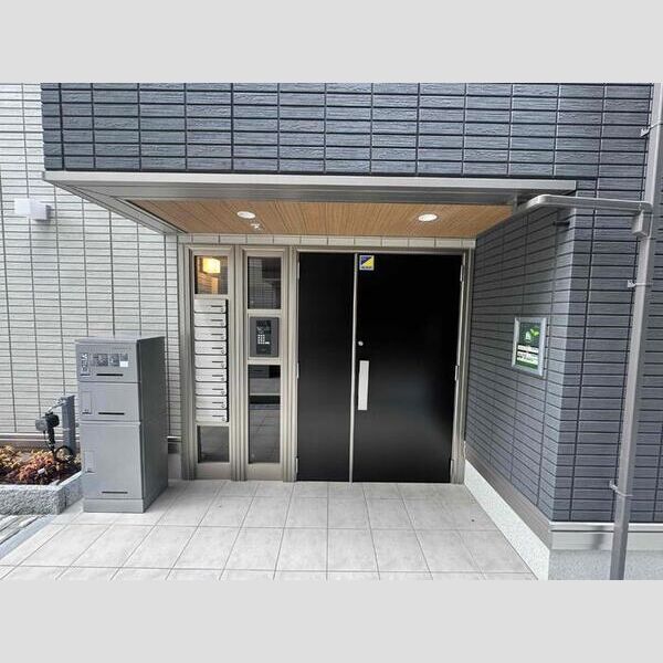 エントランス (エントランス)