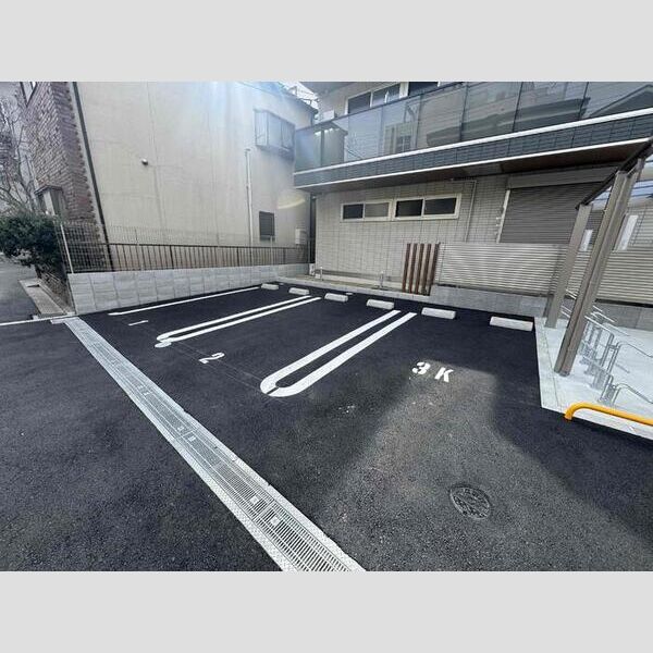 駐車場 (駐車場)