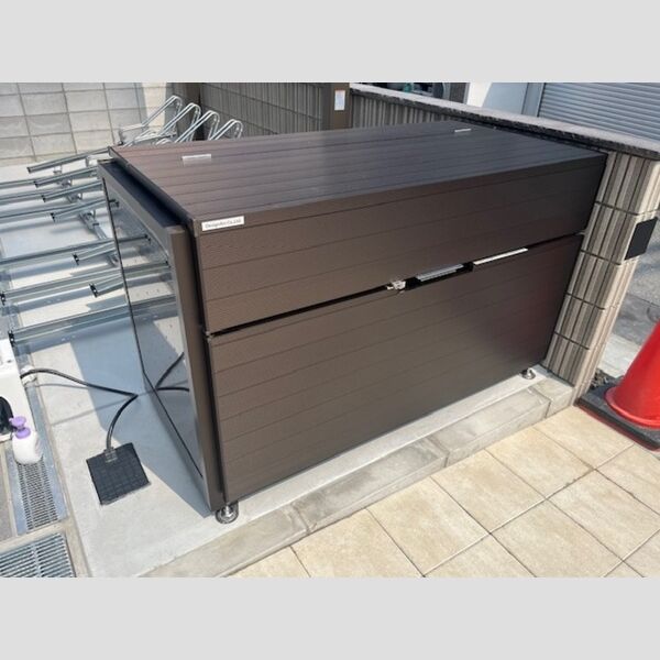 現地周辺 (ゴミ庫)