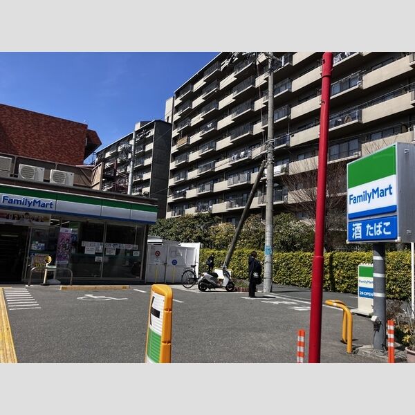 現地周辺 (ファミリーマート緑地公園駅西店(577m))