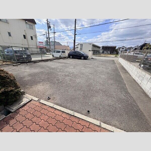 駐車場 (駐車場)
