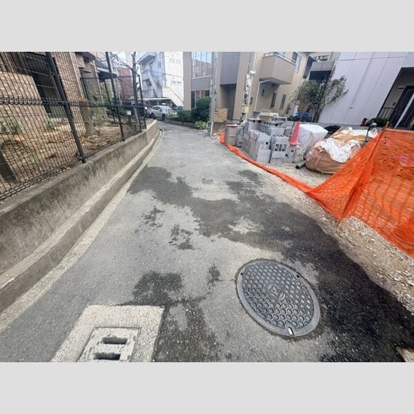 現地周辺 (前面道路)