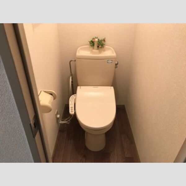 トイレ (トイレ)