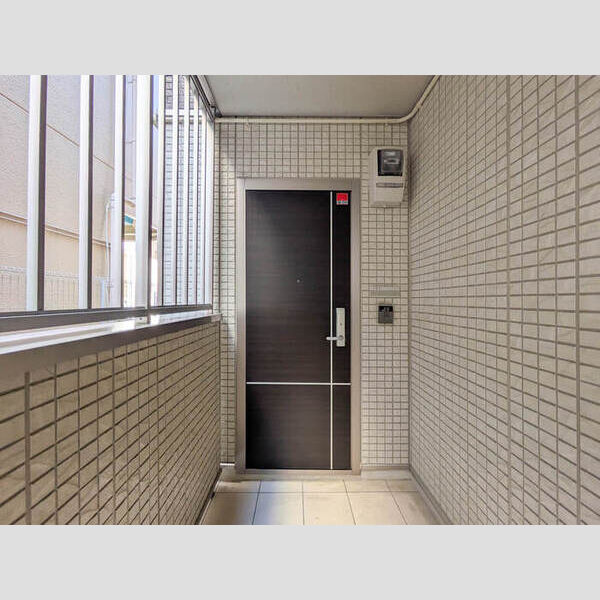 玄関 (玄関ドア)