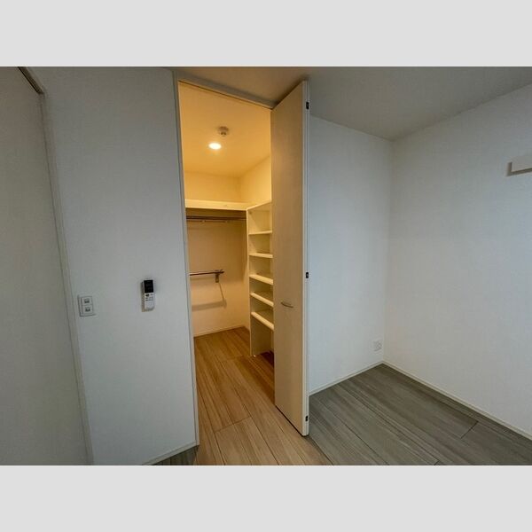 収納 (ウォークインクローゼット)