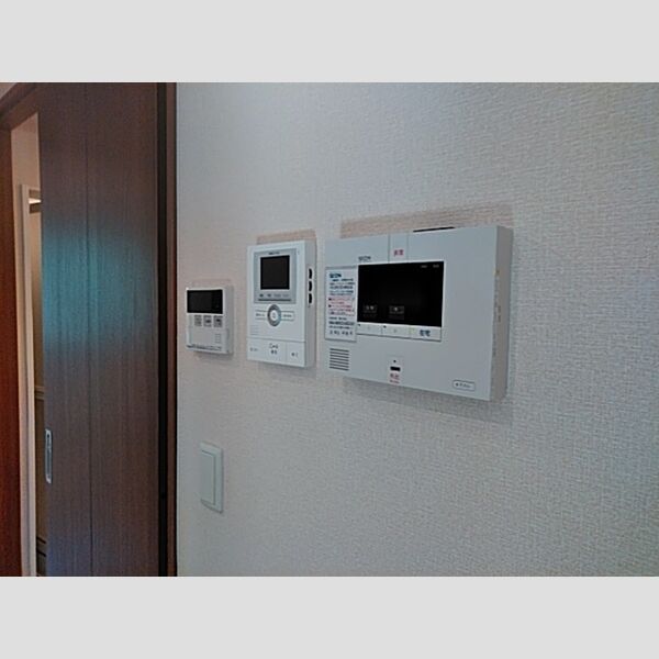 その他設備 (給湯器・TVモニターホン・SECOM)