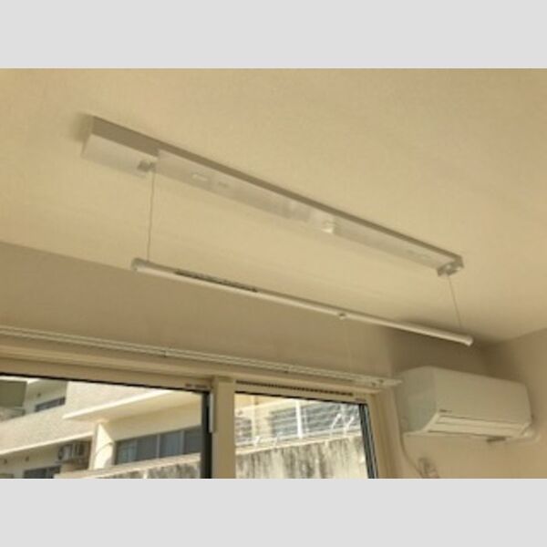 玄関 (室内物干し)