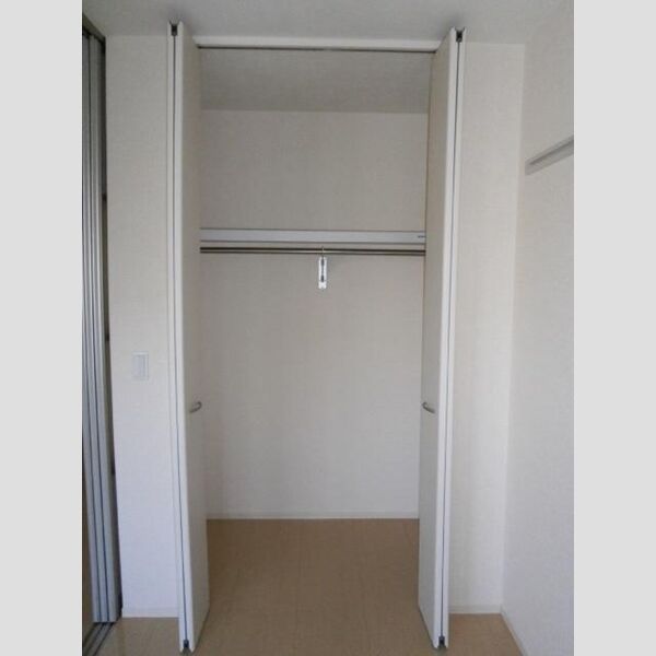 その他 (洋室　収納)