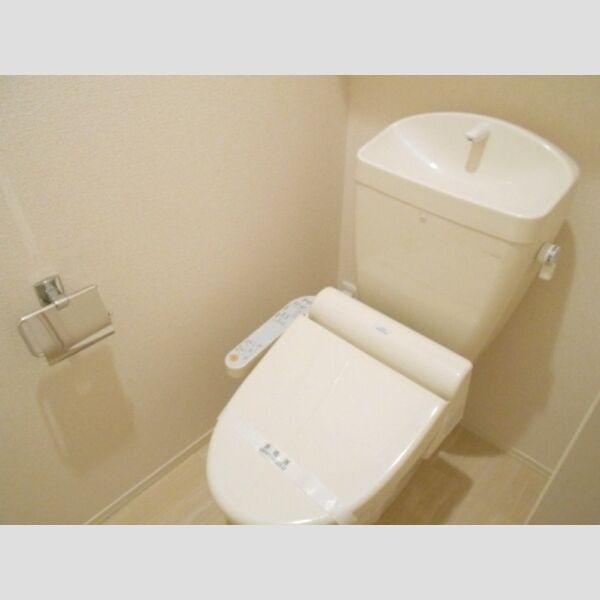 トイレ (トイレ)