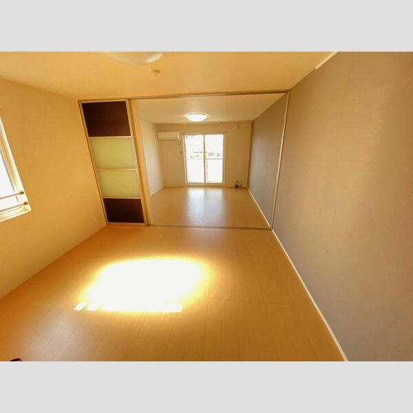 居室・リビング (居室全景)