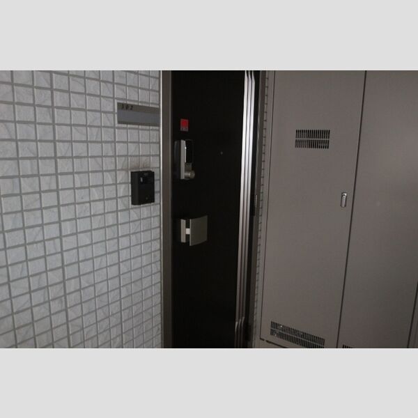 玄関 (入口ドア)