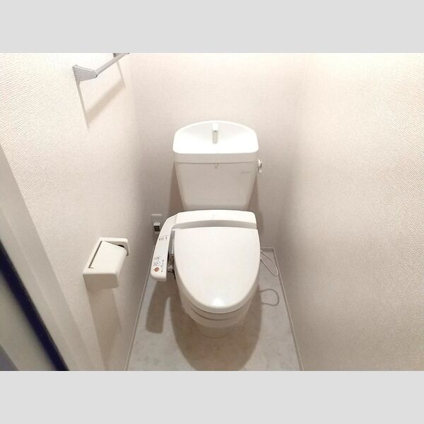 トイレ (温水洗浄暖房便座)