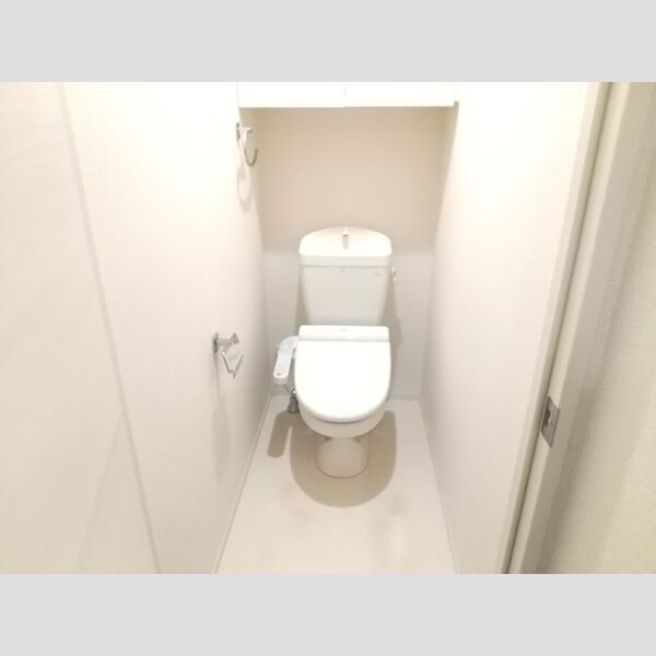 トイレ (トイレ)