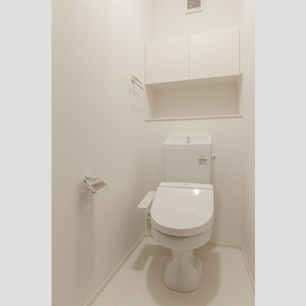 トイレ (トイレ)