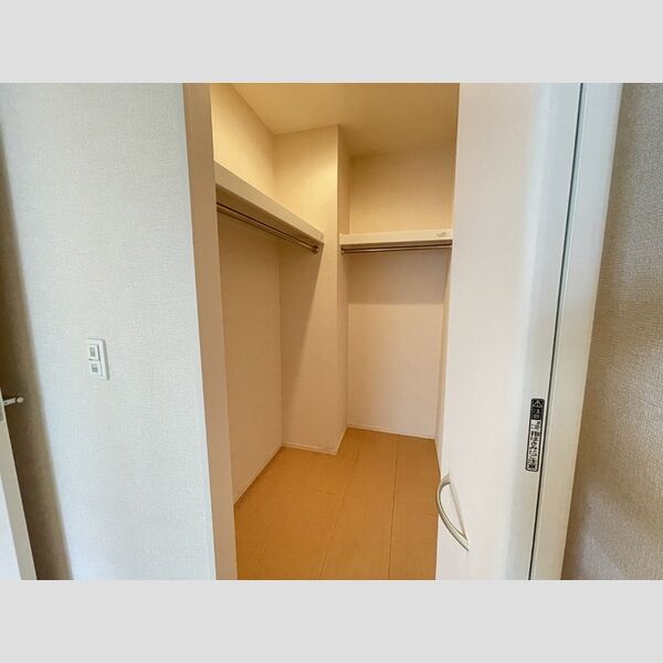 収納 (ウォークインクローゼット)