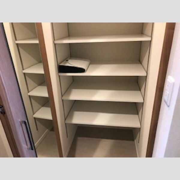 玄関 (下駄箱)