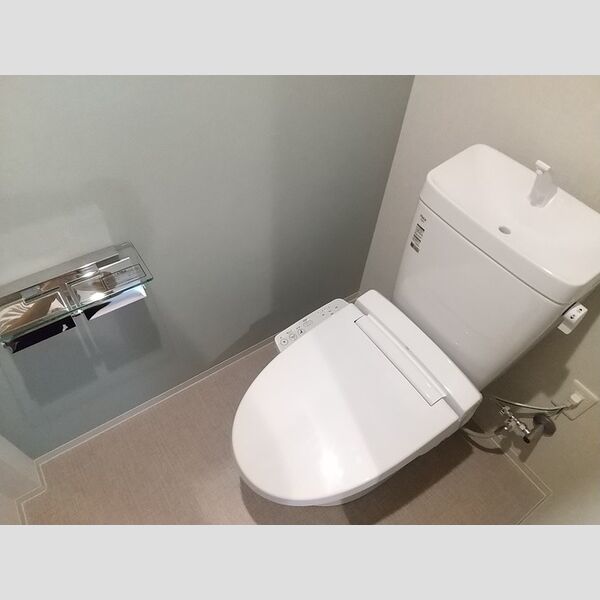 トイレ (トイレ)