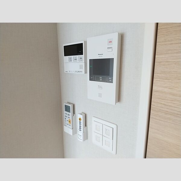 その他設備 (TVモニター)