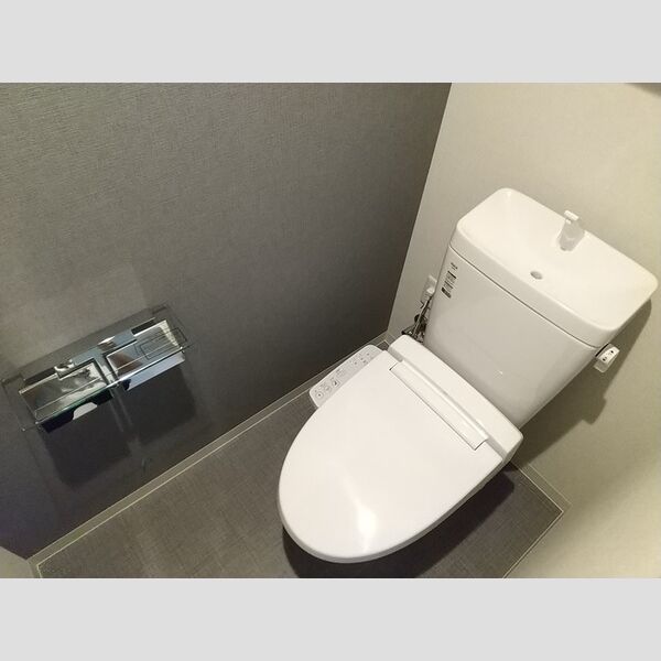 トイレ (トイレ)