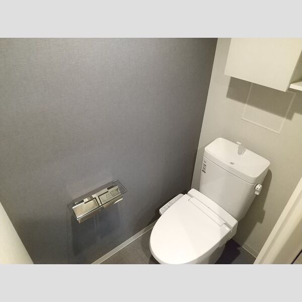 トイレ (トイレ)