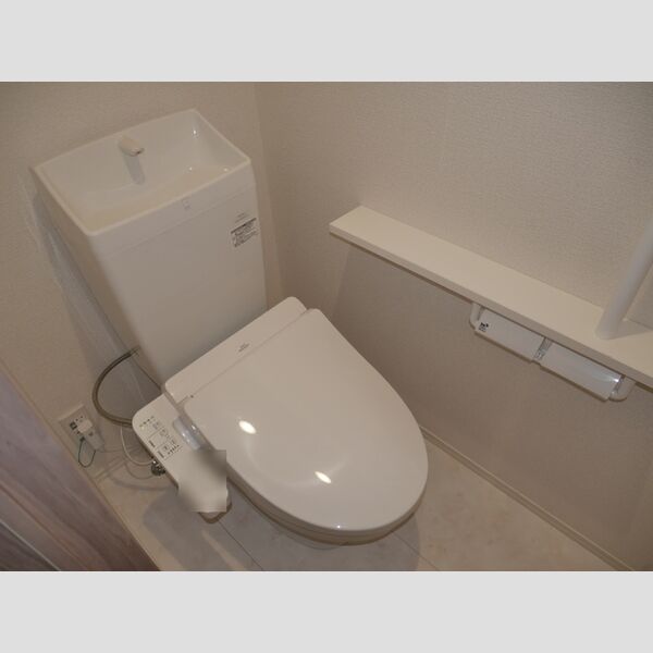 トイレ (温水洗浄暖房便座)