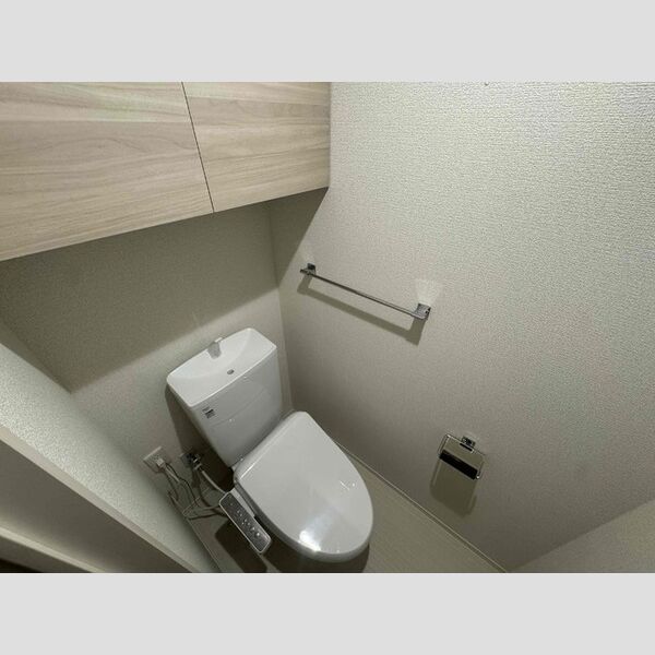 トイレ (温水洗浄暖房便座)