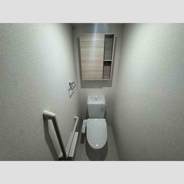 トイレ (温水洗浄暖房便座)