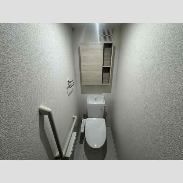 トイレ (温水洗浄暖房便座)