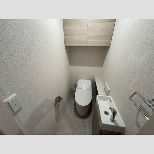 トイレ (温水洗浄暖房便座)