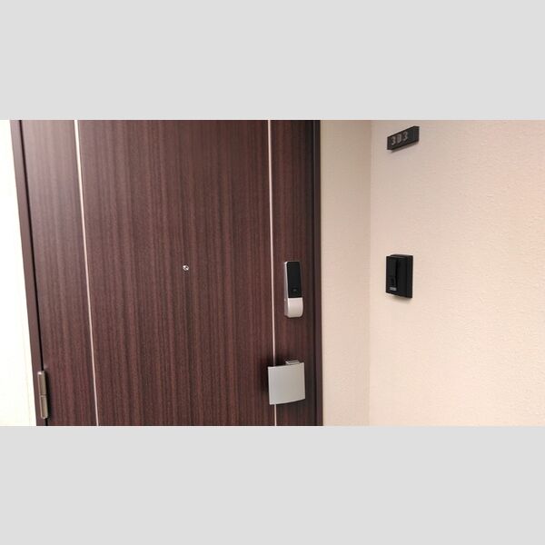 玄関 (玄関ドア)