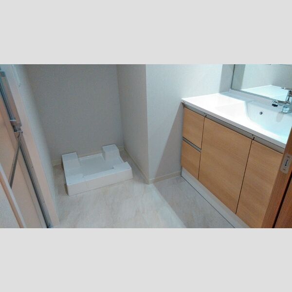 洗面所 (洗濯機置き場)