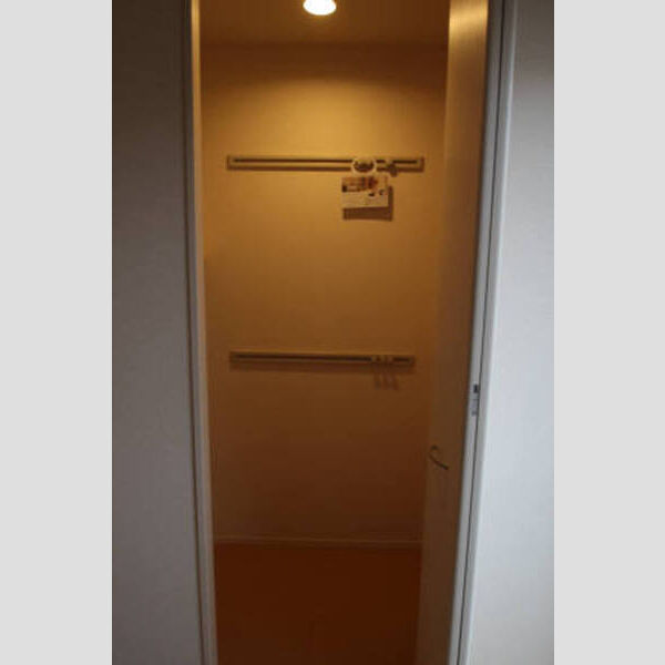 収納 (ワンステップクローゼット♪)