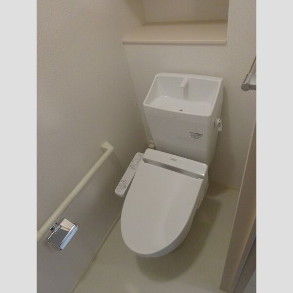 トイレ (トイレ)