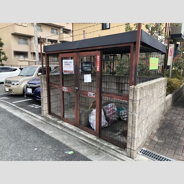 現地周辺 (ゴミ置き場)