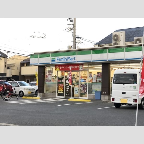 現地周辺 (ファミリーマート)