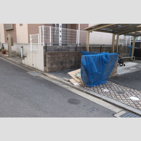 現地周辺 (ゴミ置き場)