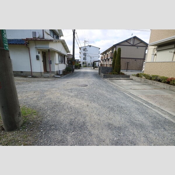 現地周辺 (前面道路)