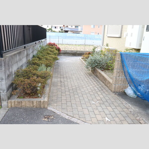 現地周辺 (エントランス)