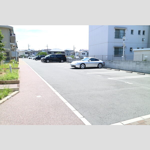駐車場 (駐車場)