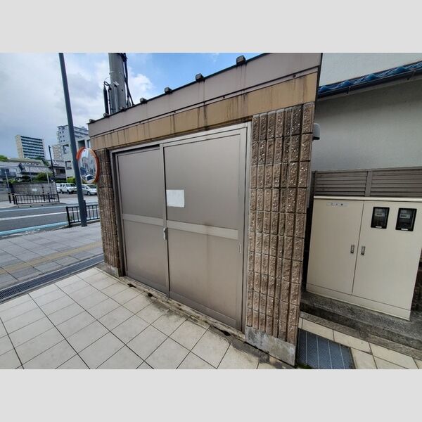 現地周辺 (ゴミ置き場)
